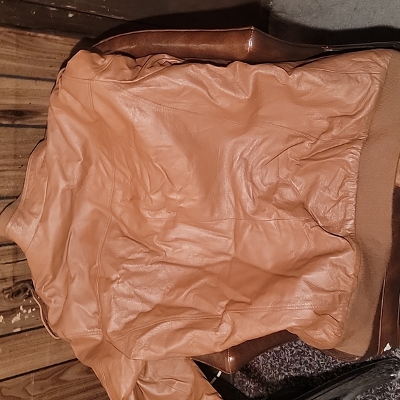 Leather jacket - Picture 4 of 4